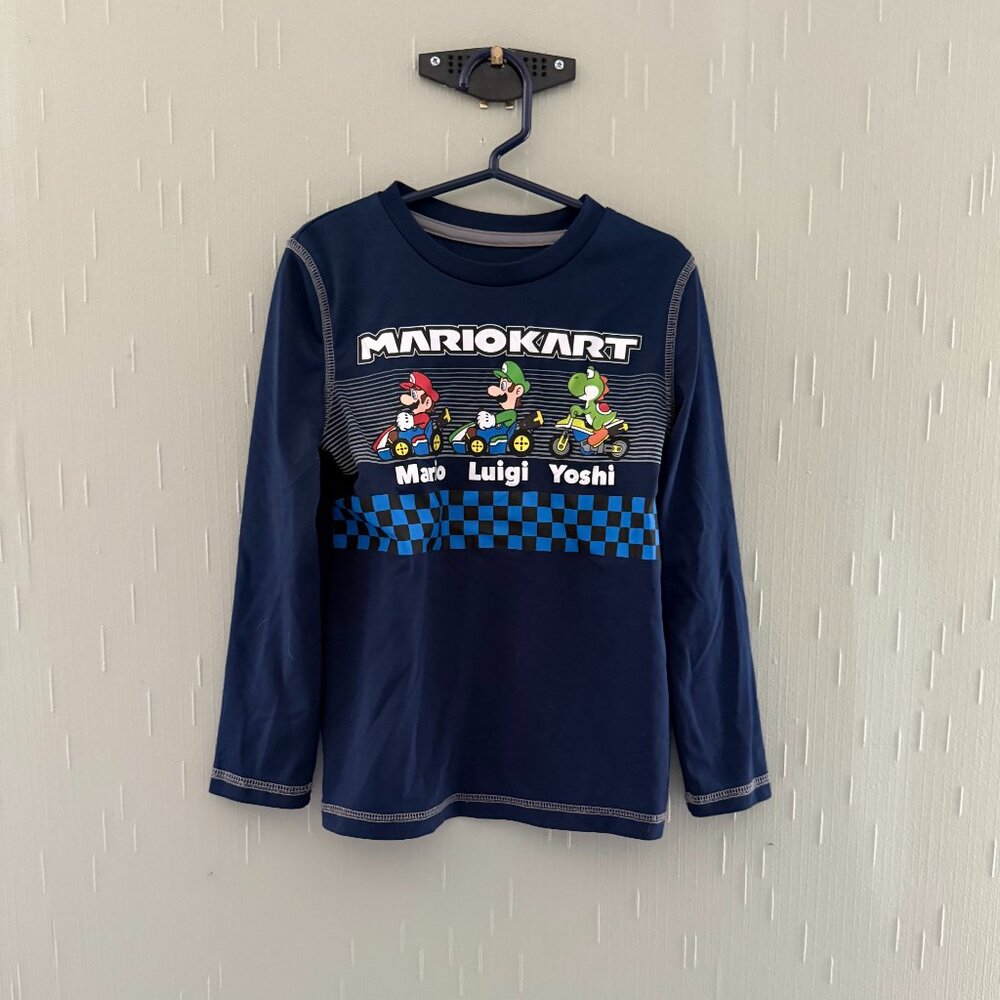 Boy's Jumping Beans Athletic Material Mario Kart long sleeve.  Size 6.
